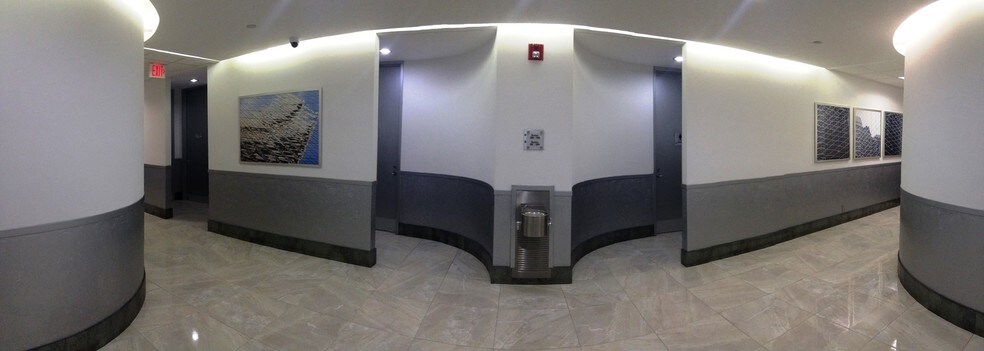 1900 Glades Rd, Boca Raton, FL à louer - Photo intérieure – Image 2 sur 2