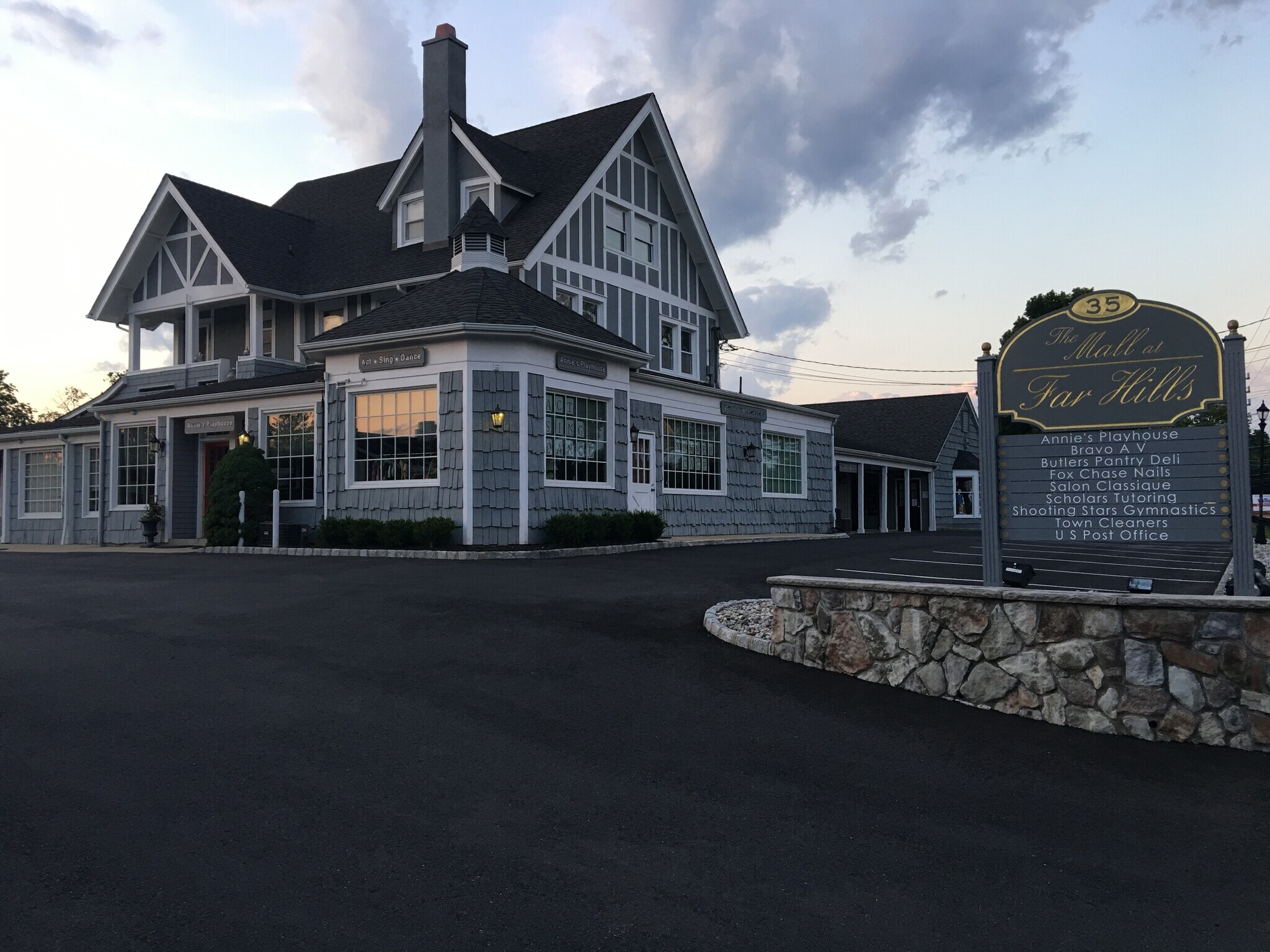35 US Highway 202, Far Hills, NJ à louer Photo de l’immeuble– Image 1 sur 16