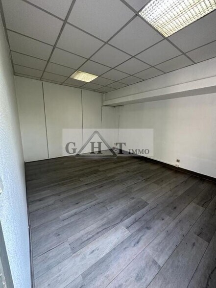 Bureau dans Bonneuil-sur-Marne à louer - Photo intérieure – Image 3 sur 9