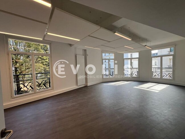 Plus de détails pour Bureau à vendre