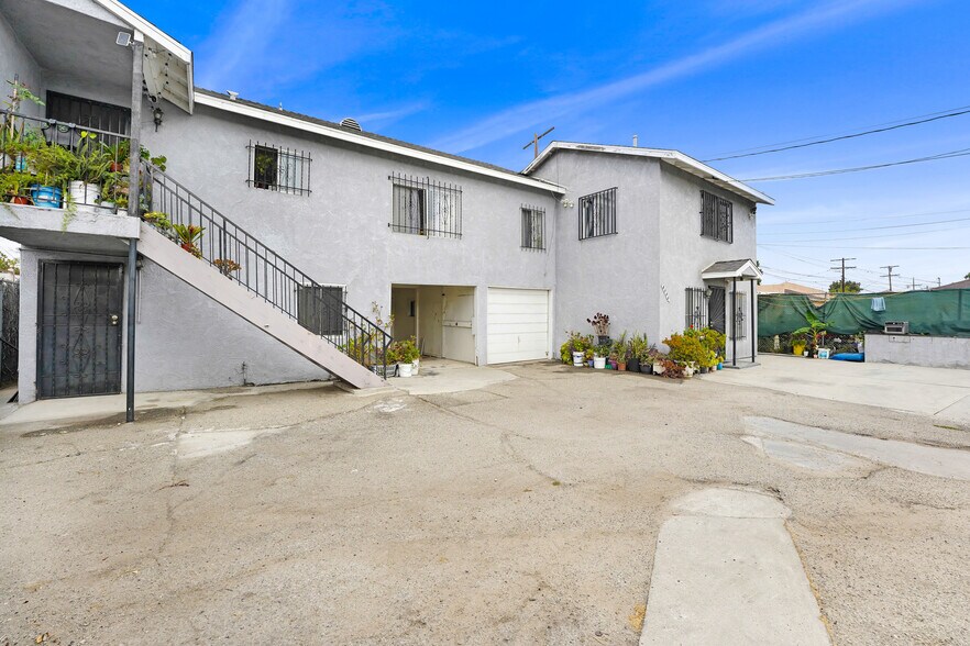 8905 S Hoover St, Los Angeles, CA à vendre - Photo de l’immeuble – Image 3 sur 9