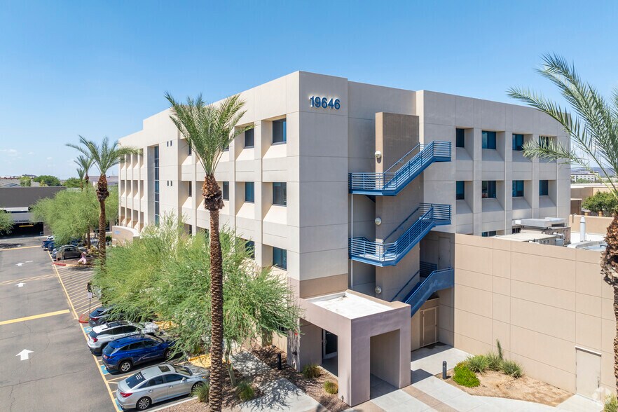 19646 N 27th Ave, Phoenix, AZ à louer - Photo principale – Image 1 sur 5