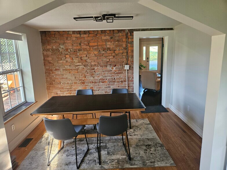 5520 Old Haywood Rd, Mills River, NC à louer - Photo de l’immeuble – Image 2 sur 3