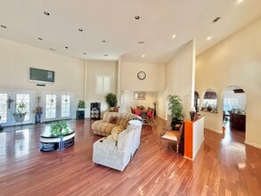 8410 Mulberry Ave, Fontana, CA à louer Photo intérieure– Image 2 sur 34