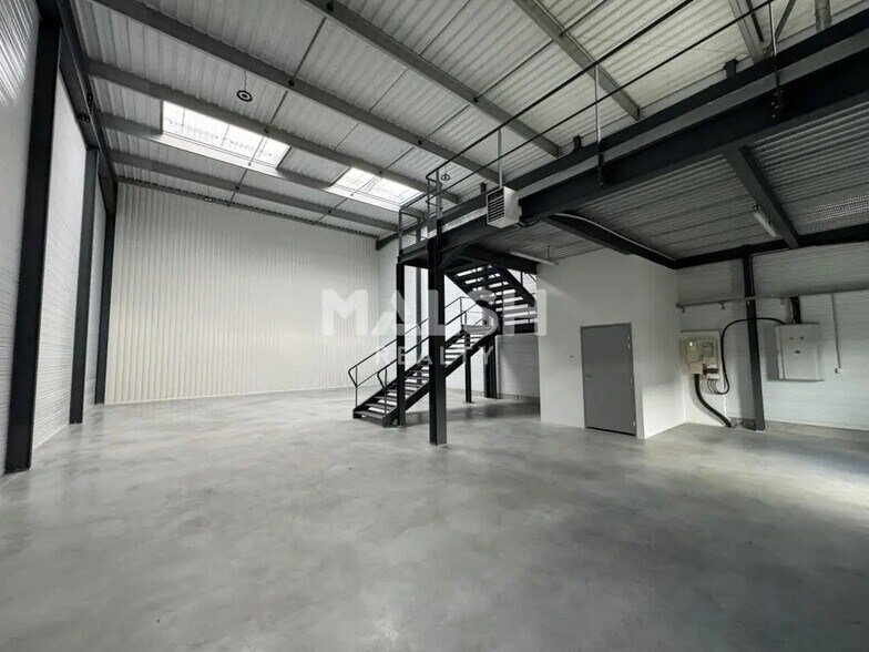 66 Rue De La Talaudière, Saint-Étienne à louer - Photo de l’immeuble – Image 2 sur 3
