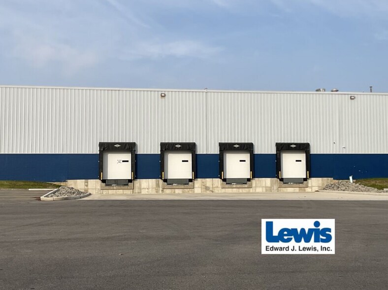 427 Thacher Ln, Youngstown, OH à louer - Photo de l’immeuble – Image 3 sur 14
