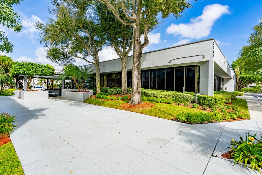2841 W Cypress Creek Rd, Fort Lauderdale, FL à louer - Photo de l’immeuble – Image 2 sur 13
