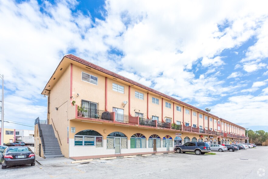 1551 W Okeechobee Rd, Hialeah, FL à louer - Photo principale – Image 1 sur 4