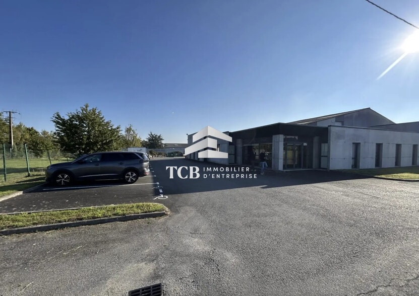 Local d'activités dans La Haie-Fouassière à vendre - Photo de l’immeuble – Image 1 sur 12