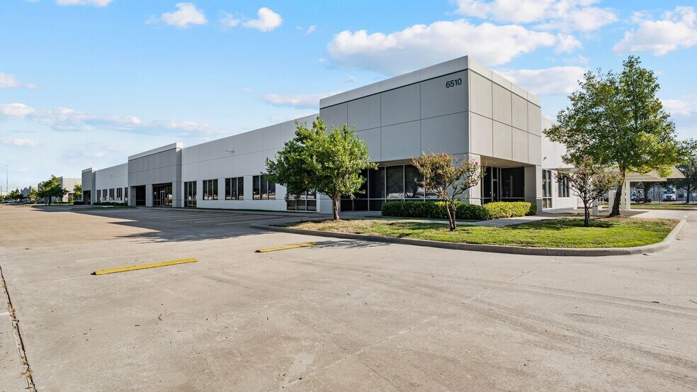6550 W Sam Houston Pky N, Houston, TX à louer - Photo de l’immeuble – Image 2 sur 5