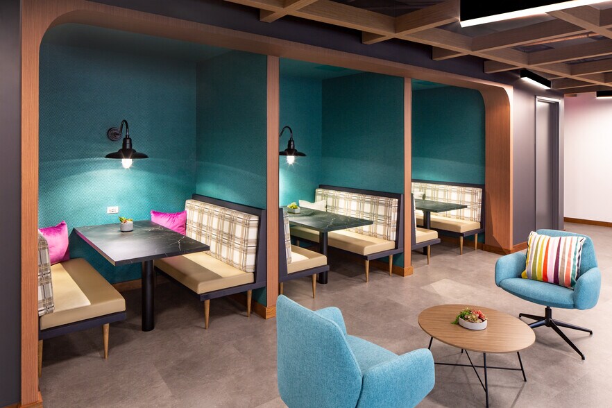 5425-5481 Wisconsin Ave, Chevy Chase, MD à louer - Photo intérieure – Image 3 sur 11