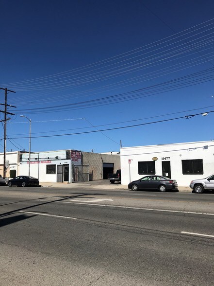11477-11483 Vanowen St, North Hollywood, CA à vendre - Photo principale – Image 1 sur 4