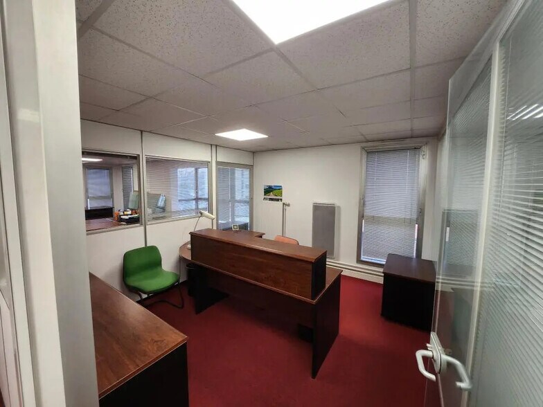 8 Place Du Ponceau, Cergy à vendre - Photo de l’immeuble – Image 2 sur 5