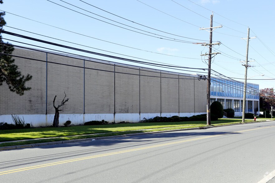 625 Rahway Ave, Union Township, NJ à louer - Photo de l’immeuble – Image 2 sur 8