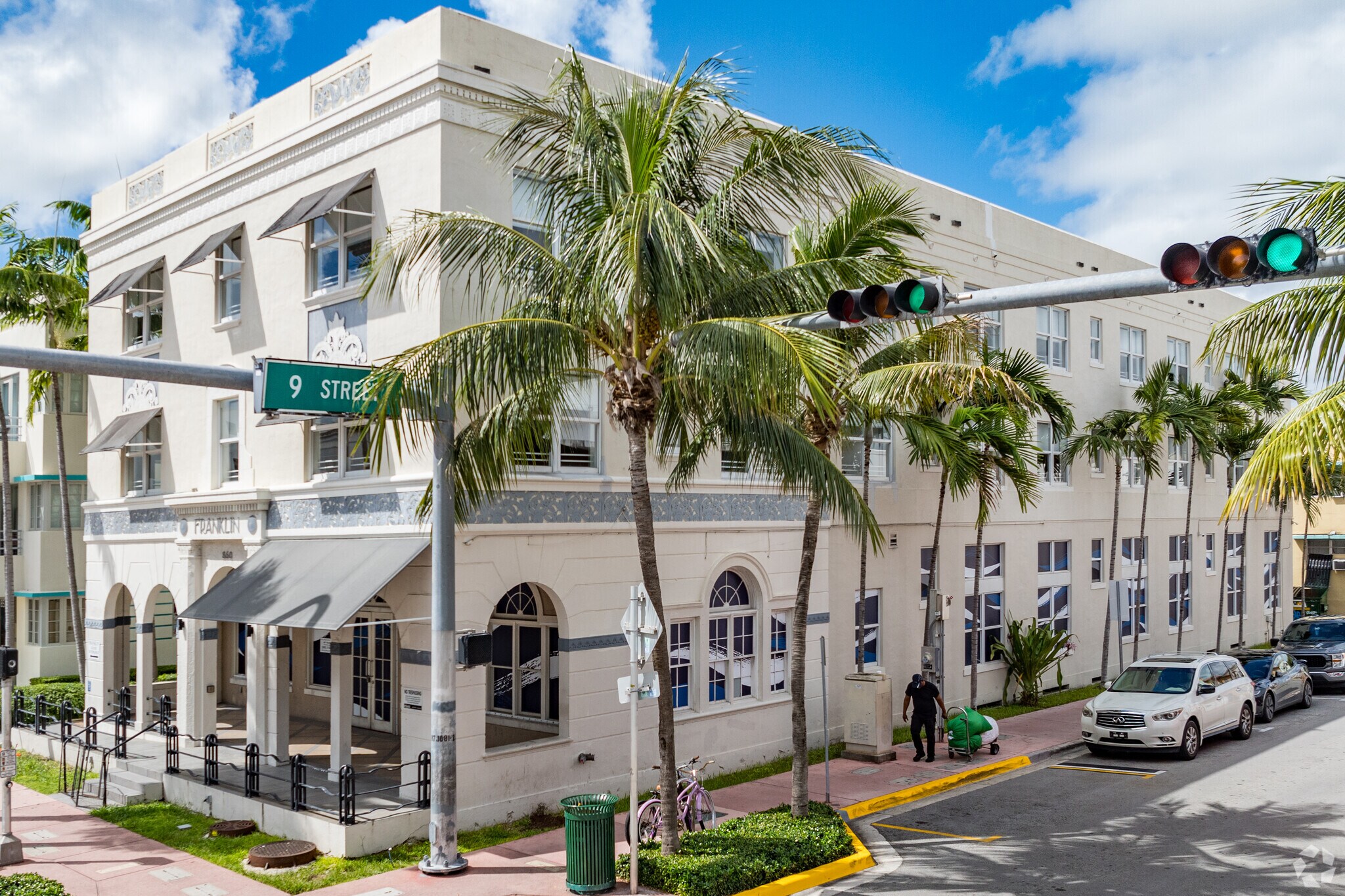 860 Collins Ave, Miami Beach, FL à louer Photo principale– Image 1 sur 15