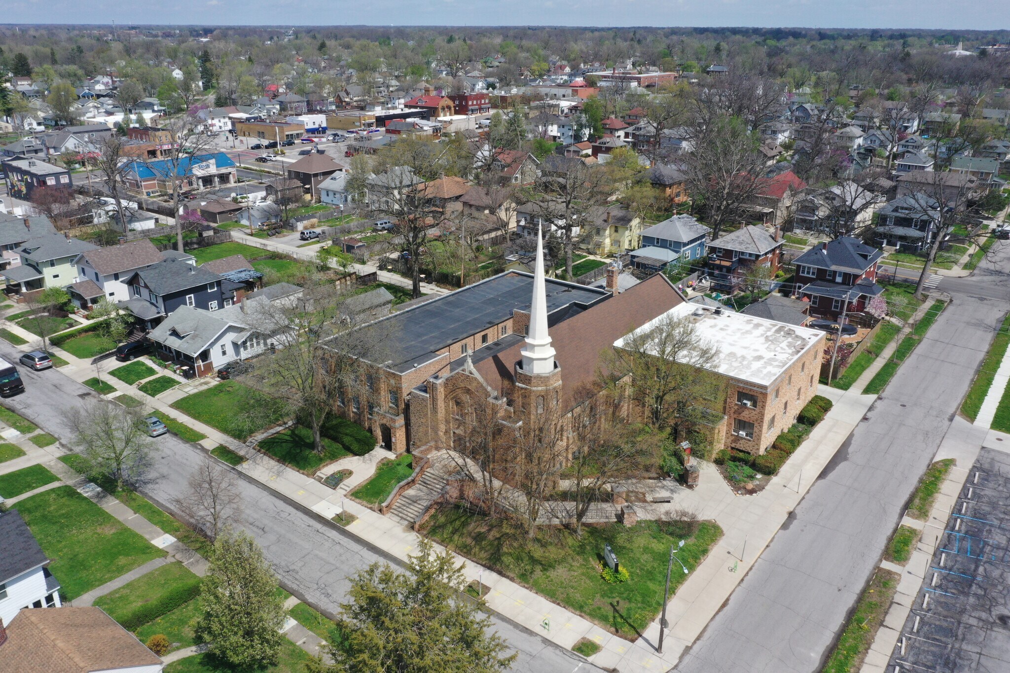 2100 Kentucky Ave, Fort Wayne, IN à vendre Photo principale– Image 1 sur 43