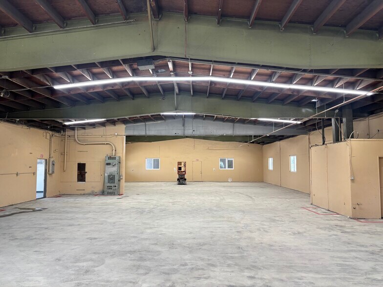 1021 W Kirkwall Rd, Azusa, CA à louer - Photo de l’immeuble – Image 2 sur 3