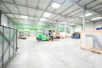 Plus de détails pour Bureau, Local d'activités à louer