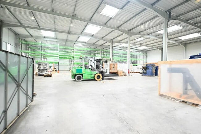 Plus de détails pour Bureau, Local d'activités à louer