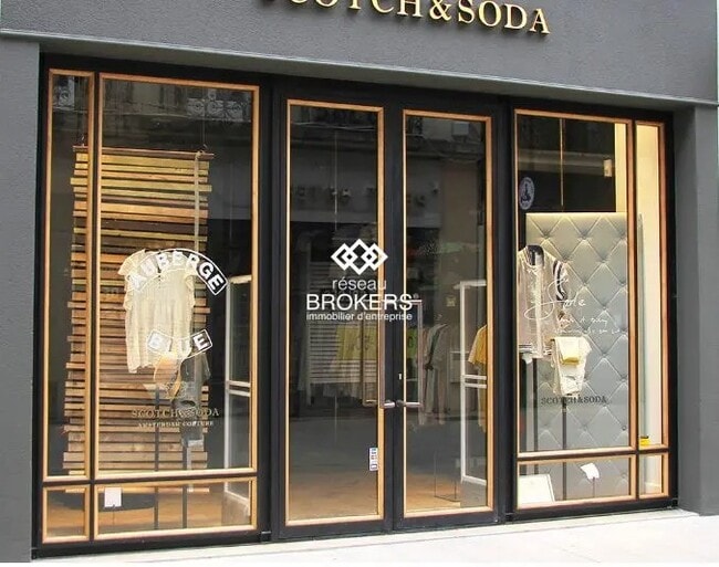 Plus de détails pour Local commercial à louer