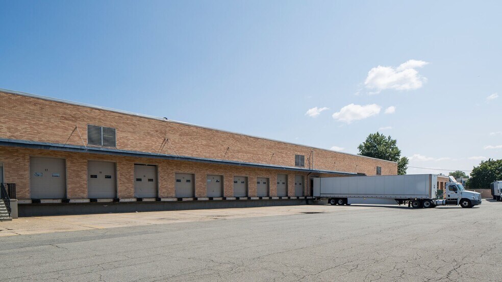 200-250 Central Ave, Teterboro, NJ à louer - Photo de l’immeuble – Image 2 sur 3
