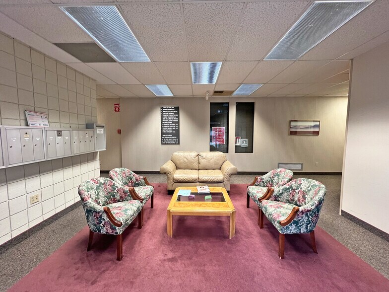 2700-2730 W 21st St, Erie, PA à louer - Photo intérieure – Image 3 sur 13