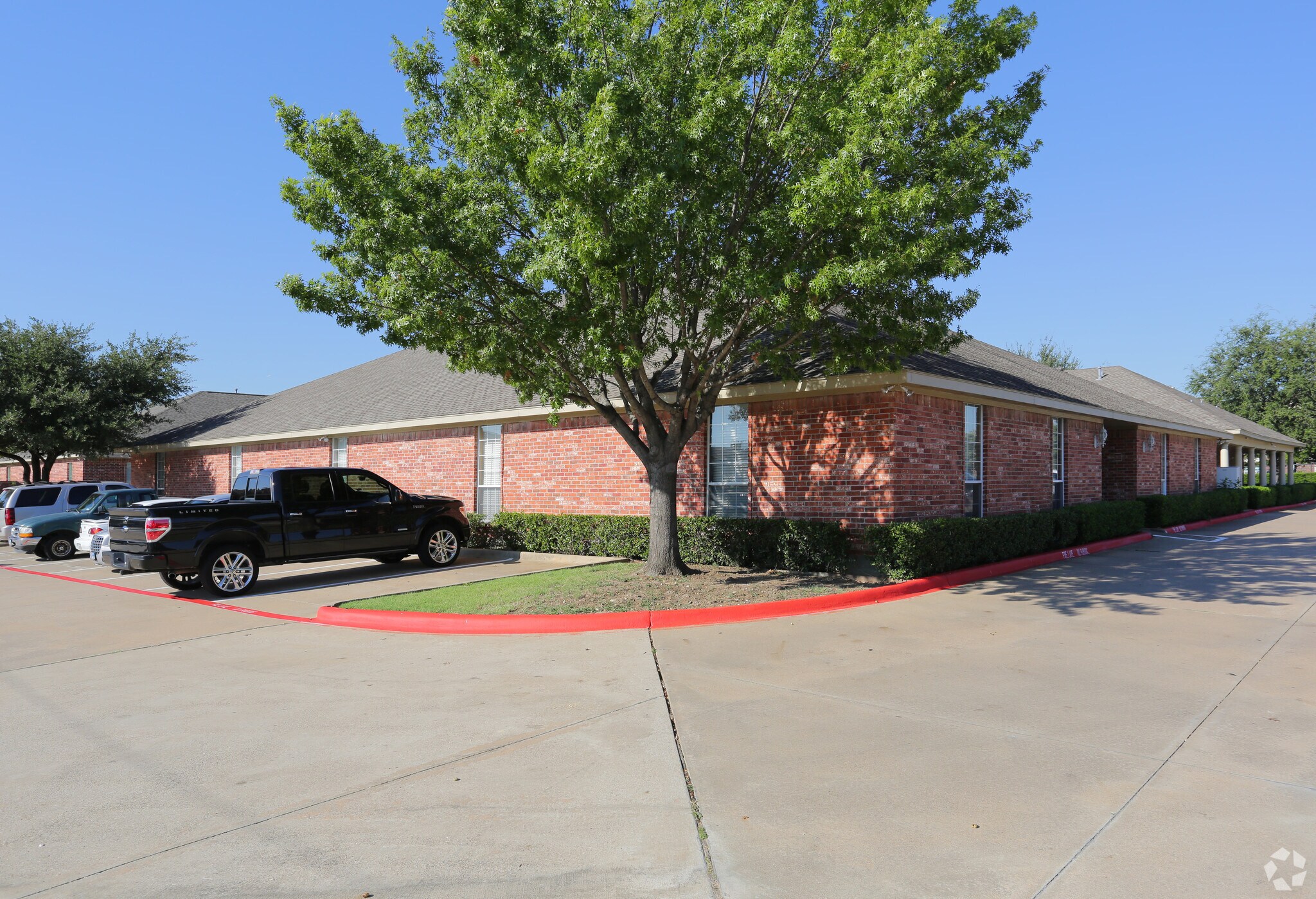 105 Kathryn Dr, Lewisville, TX à vendre Photo principale– Image 1 sur 5