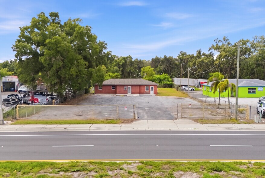 7113 Causeway Blvd, Tampa, FL à vendre - Photo de l’immeuble – Image 1 sur 8