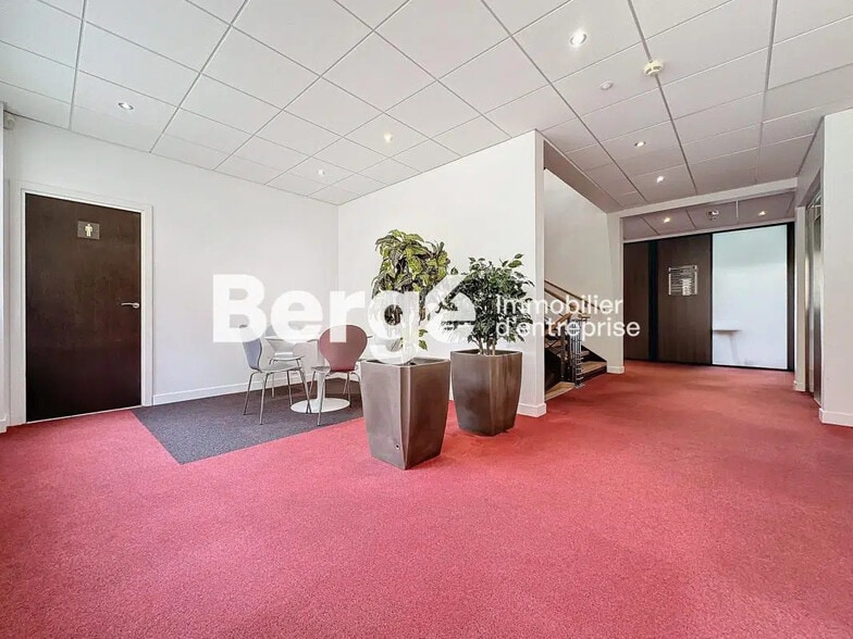 Bureau dans SOPHIA ANTIPOLIS à louer - Photo de l’immeuble – Image 1 sur 7