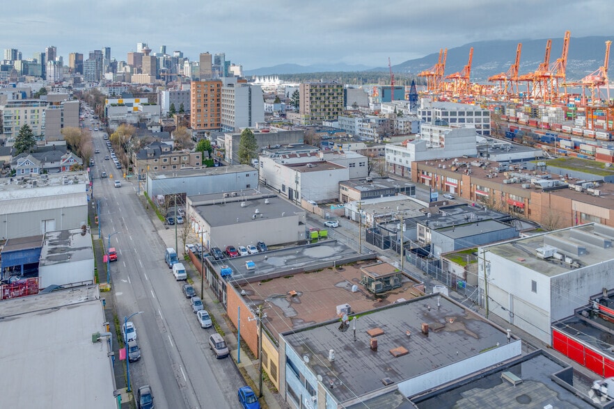 765 E Cordova St, Vancouver, BC à vendre - Aérien – Image 2 sur 3