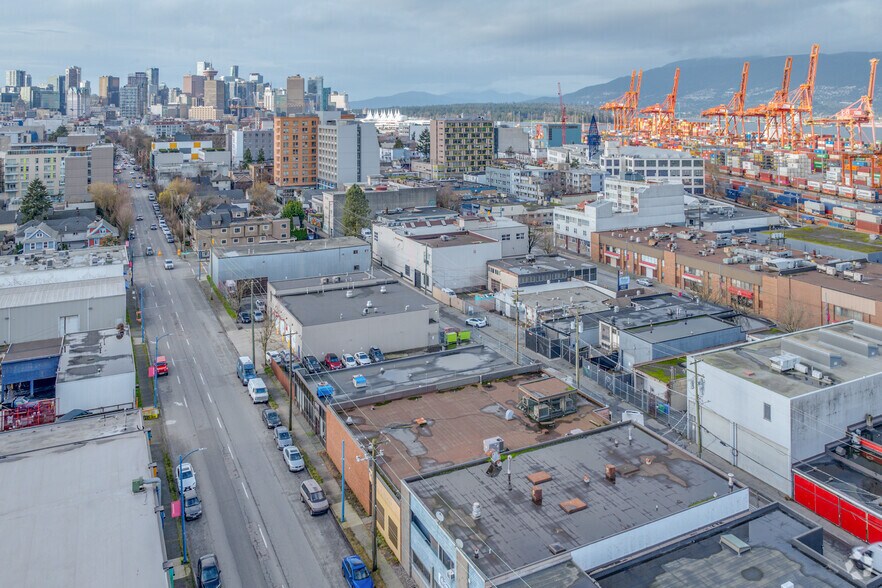 765 E Cordova St, Vancouver, BC à vendre - Aérien – Image 2 sur 3