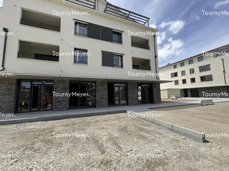 Rue Du Boulodrome, Lespinasse à vendre - Photo de l’immeuble – Image 3 sur 11
