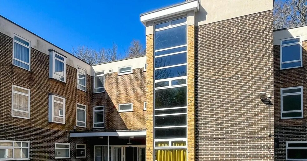 40 Lower Ln, Bishops Waltham à vendre - Photo de l’immeuble – Image 3 sur 9