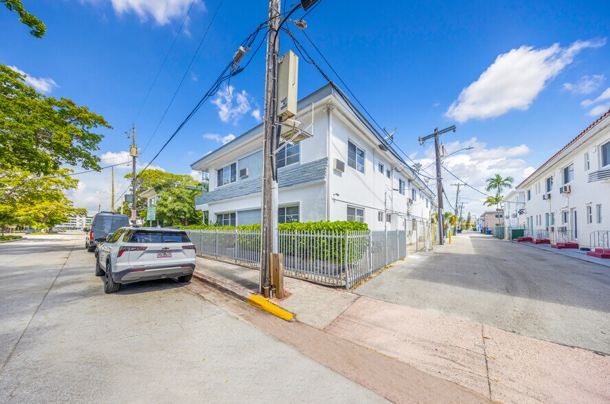 535 73rd St, Miami, FL à vendre - Photo de l’immeuble – Image 2 sur 25