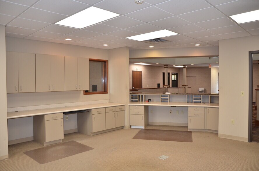 515 7th Ave SE, Cedar Rapids, IA à vendre - Photo de l’immeuble – Image 3 sur 10