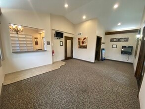 3060 Baker Rd, Dexter, MI à vendre Photo intérieure– Image 2 sur 8