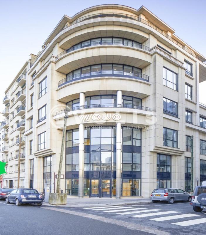 Bureau dans Neuilly-sur-Seine à louer Photo de l’immeuble– Image 1 sur 3
