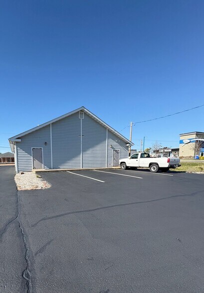 4212 N Illinois St, Swansea, IL à louer - Photo de l’immeuble – Image 2 sur 9