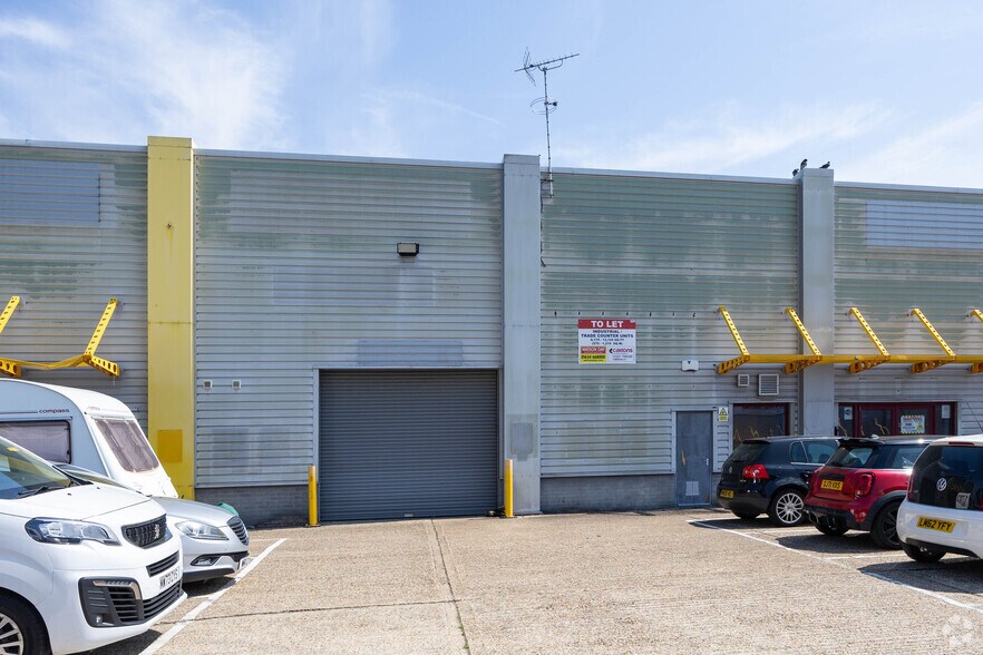 2 Broad Oak Rd, Canterbury à louer - Photo de l’immeuble – Image 3 sur 3