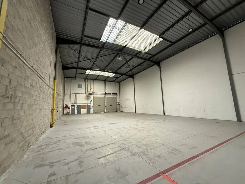 Bureau dans Saint-Ouen-sur-Seine à louer - Photo de l’immeuble – Image 2 sur 8