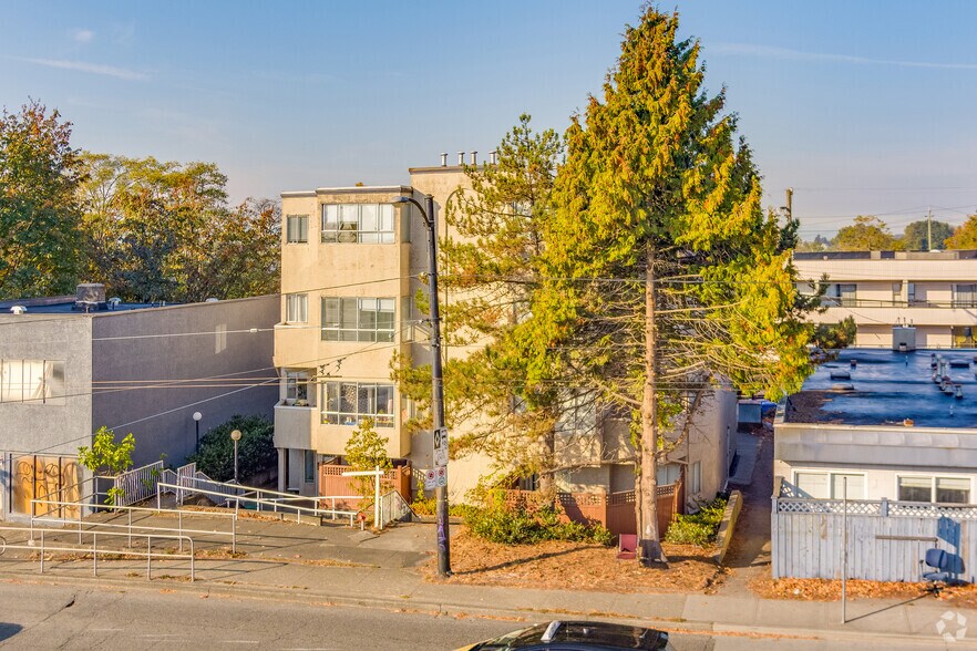 8851 Granville St, Vancouver, BC à vendre - Photo de l’immeuble – Image 2 sur 5