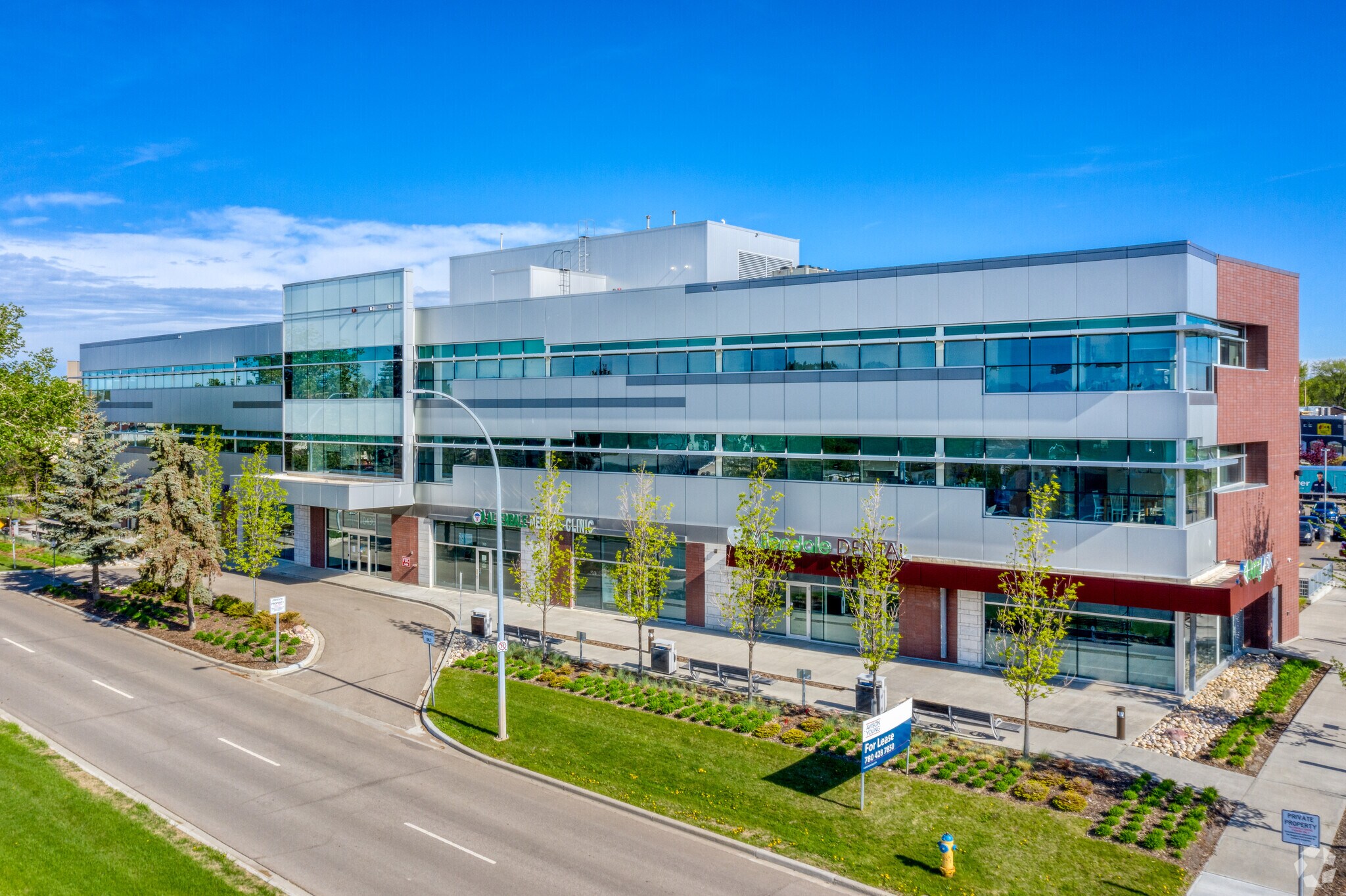 10430 61st Ave NW, Edmonton, AB à louer Photo principale– Image 1 sur 9