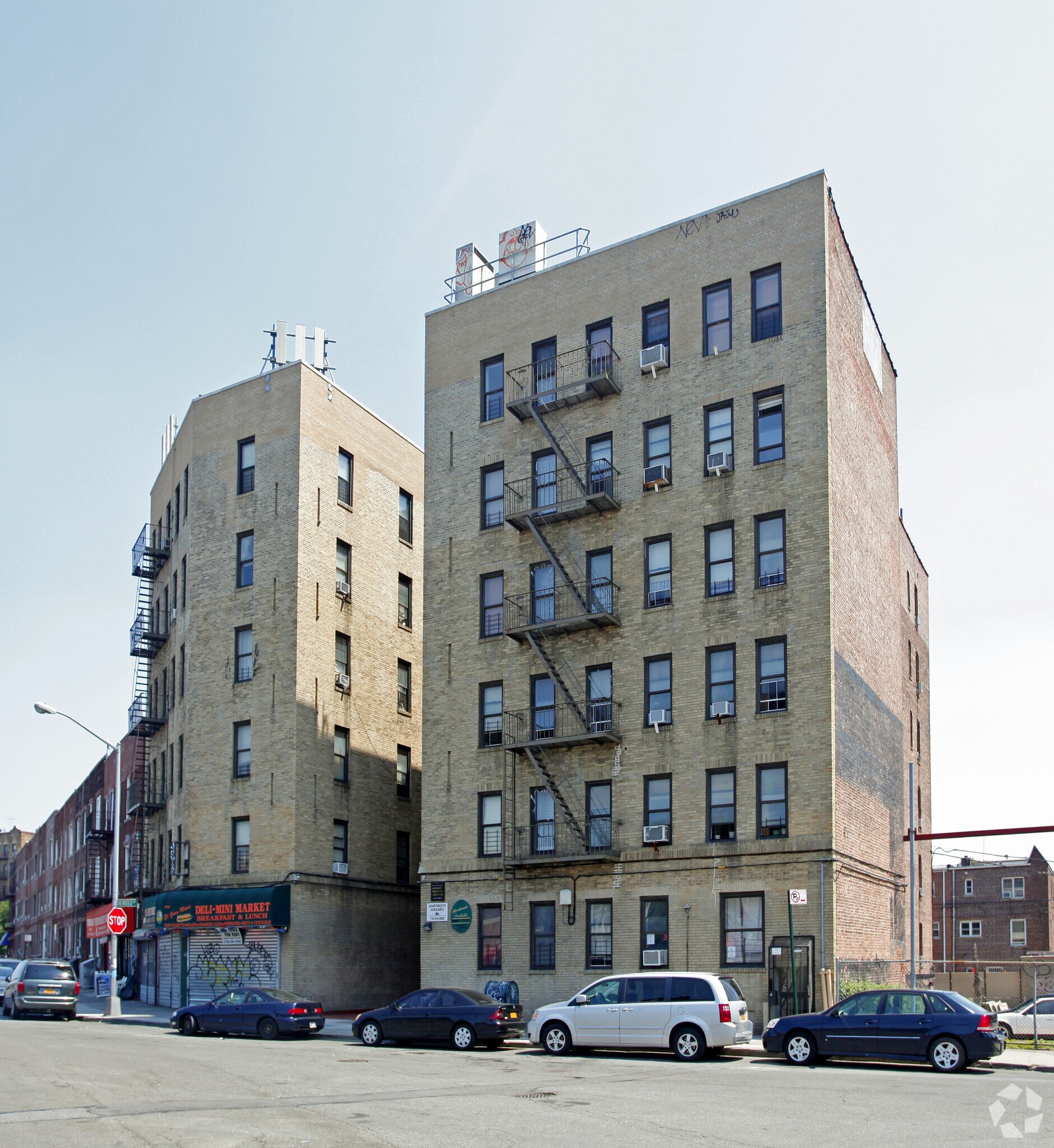 1950 Cross Bronx Expy, Bronx, NY à vendre Photo principale– Image 1 sur 4