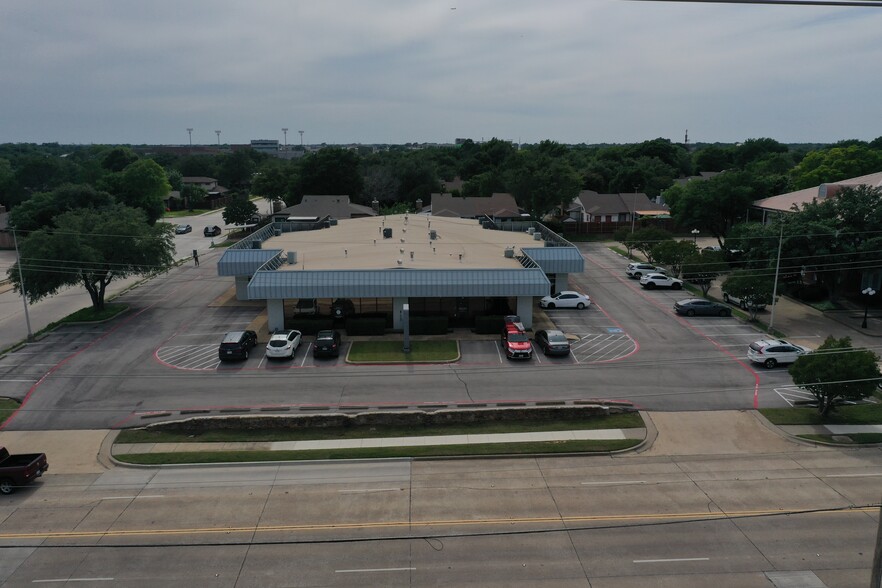 570 S Edmonds Ln, Lewisville, TX à louer - Photo de l’immeuble – Image 1 sur 8