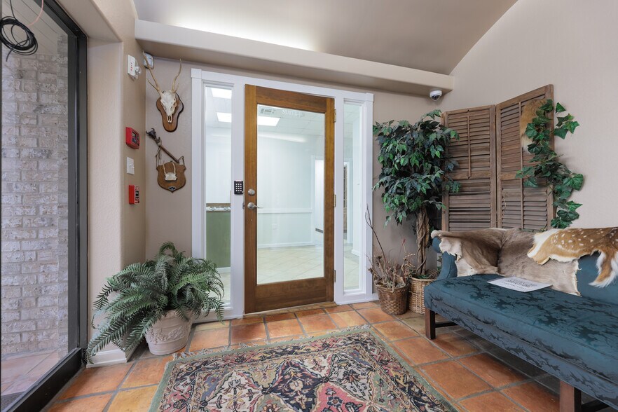 12150 Valliant St, San Antonio, TX à louer - Photo de l’immeuble – Image 2 sur 11