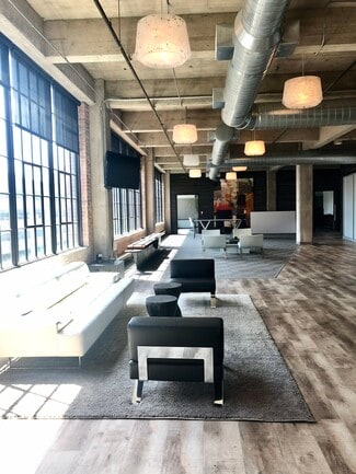 Plus de détails pour 224-246 E Chicago St, Milwaukee, WI - Bureau, Local commercial à louer