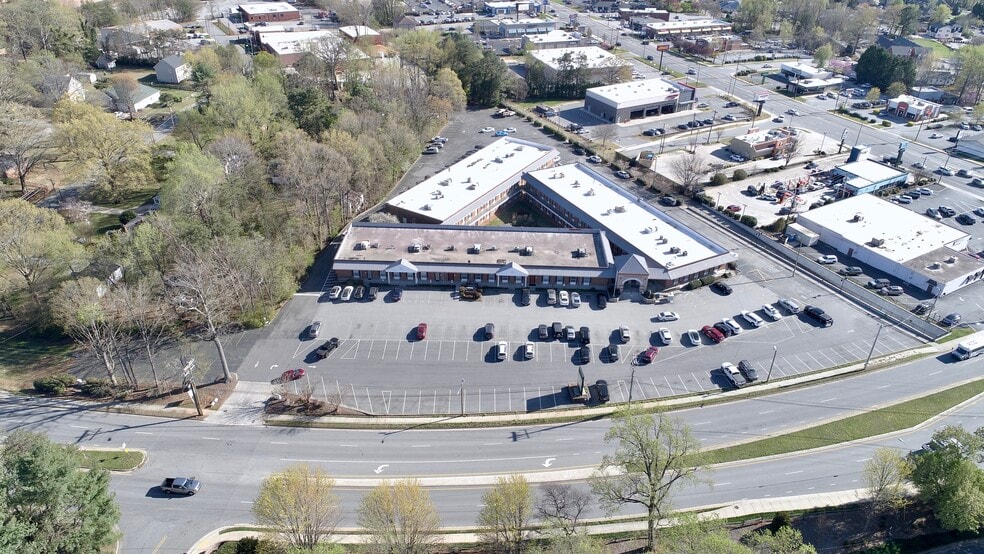 Northwest Plaza portefeuille de 3 biens à vendre sur LoopNet.fr - Aérien – Image 3 sur 17