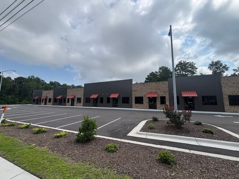 823 Bell Fork Rd, Jacksonville, NC à louer - Photo de l’immeuble – Image 1 sur 11