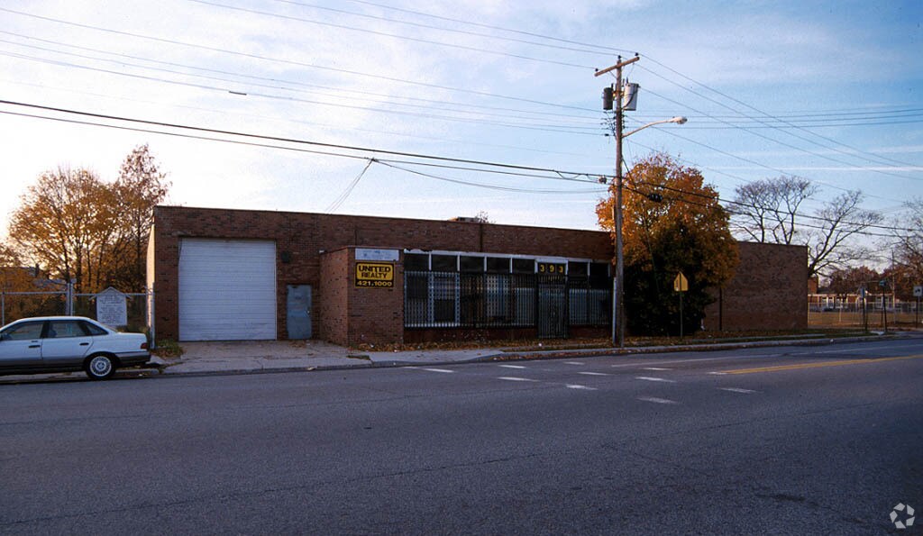 393 S Franklin St, Hempstead, NY à louer Photo de l’immeuble– Image 1 sur 9