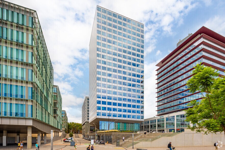 Passeig de la Zona Franca, Barcelone, Barcelona à louer - Photo de l’immeuble – Image 1 sur 5